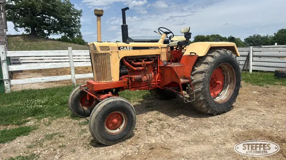 1966 Case 1030 Comfort King 2WD Tractor