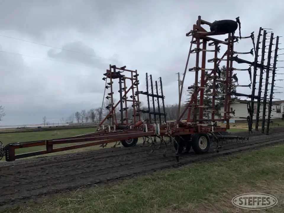 Wil-Rich 16-BW Field Cultivator