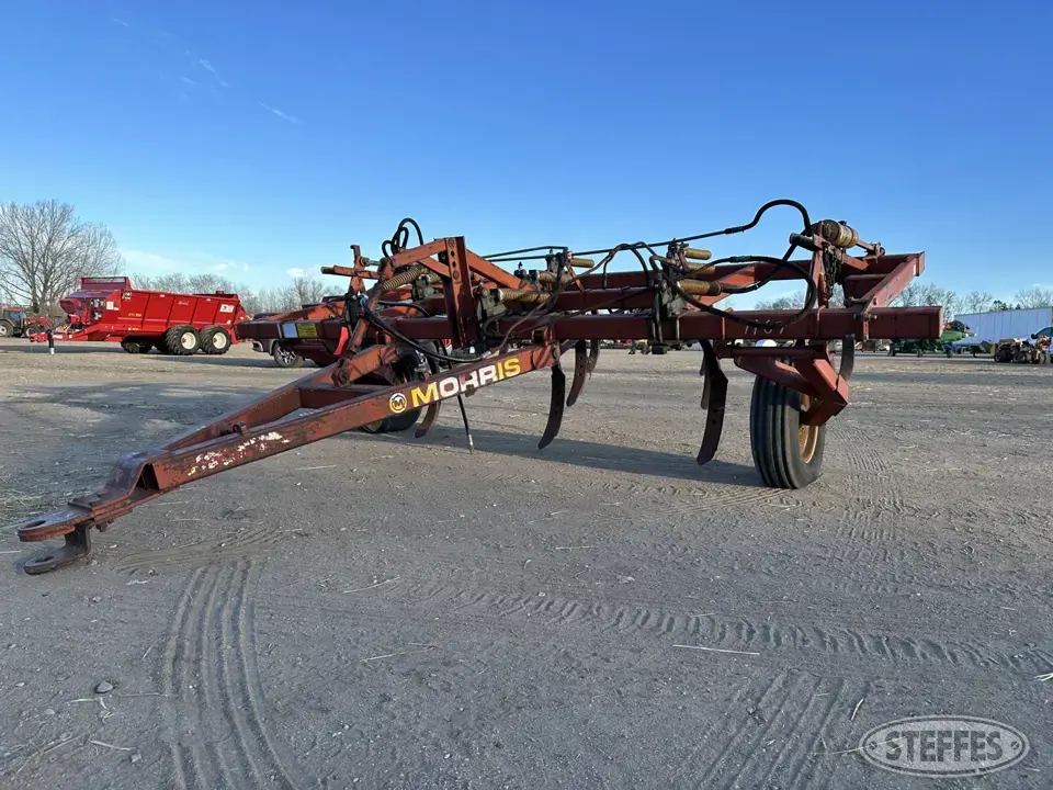 Morris CP-712 Chisel Plow