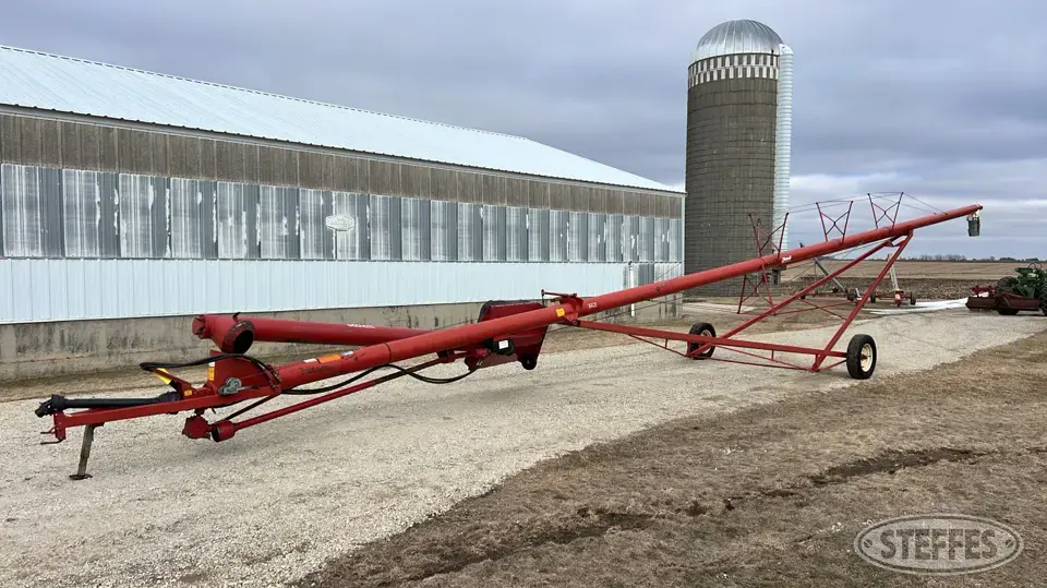 Feterl swing hopper auger