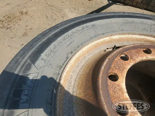 (4) 295/75R22.5 tires