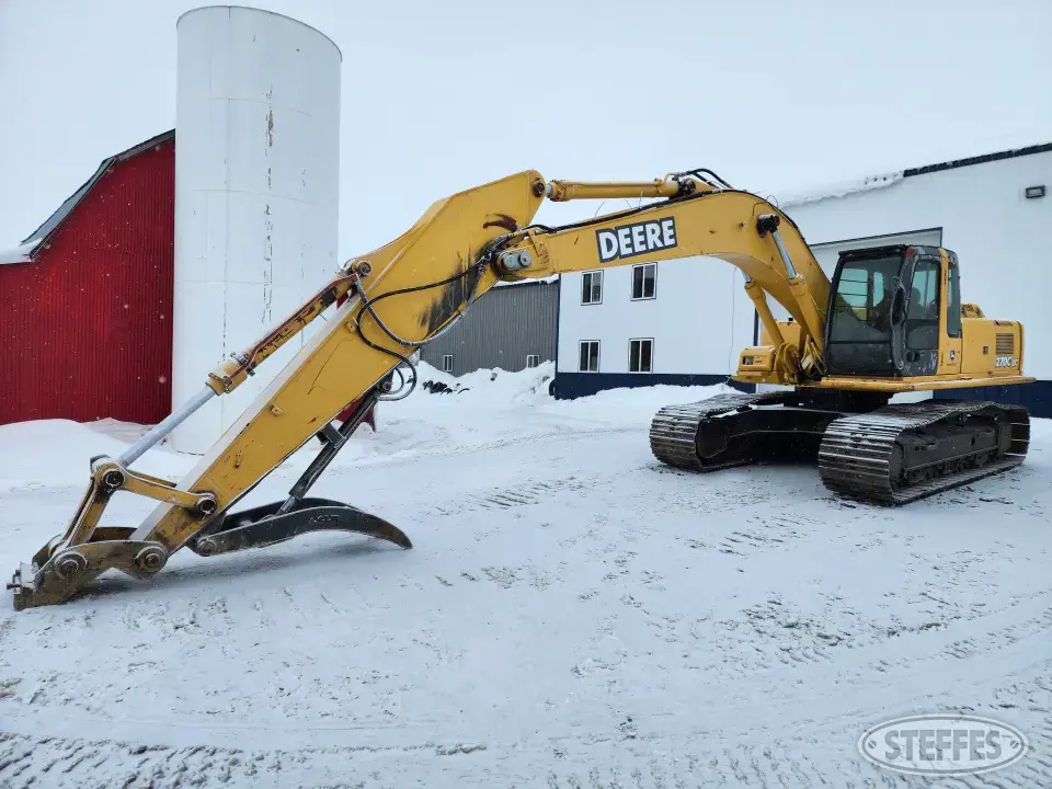 2005 John Deere 270LC Excavator