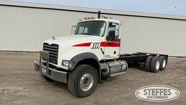 2009 Mack GU713