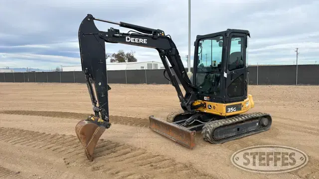 2016 Deere 35G