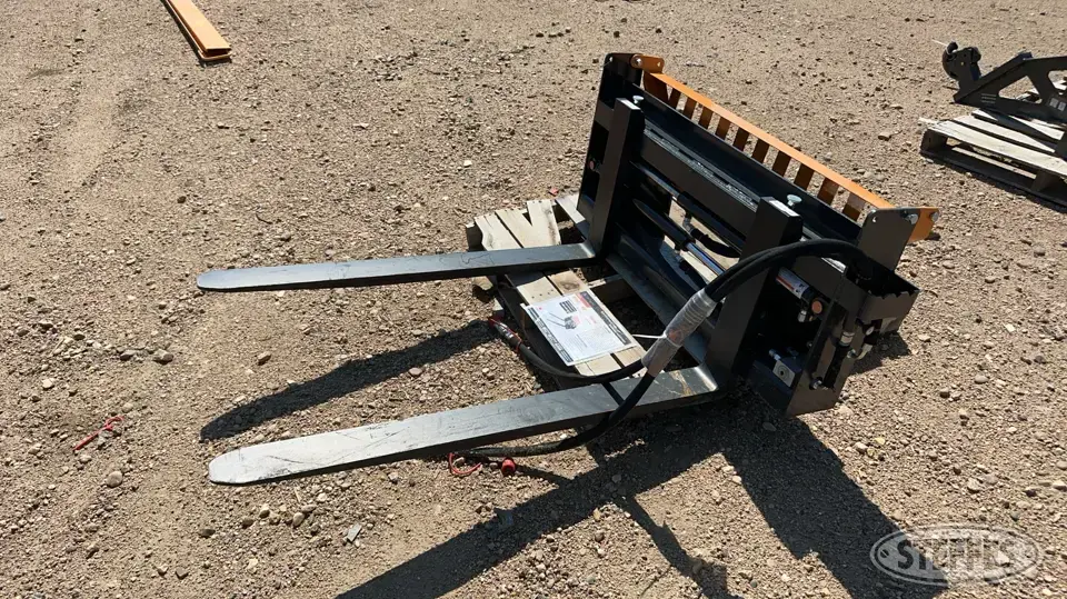 Wolverine PFA-11-3300G Skid Steer Fork