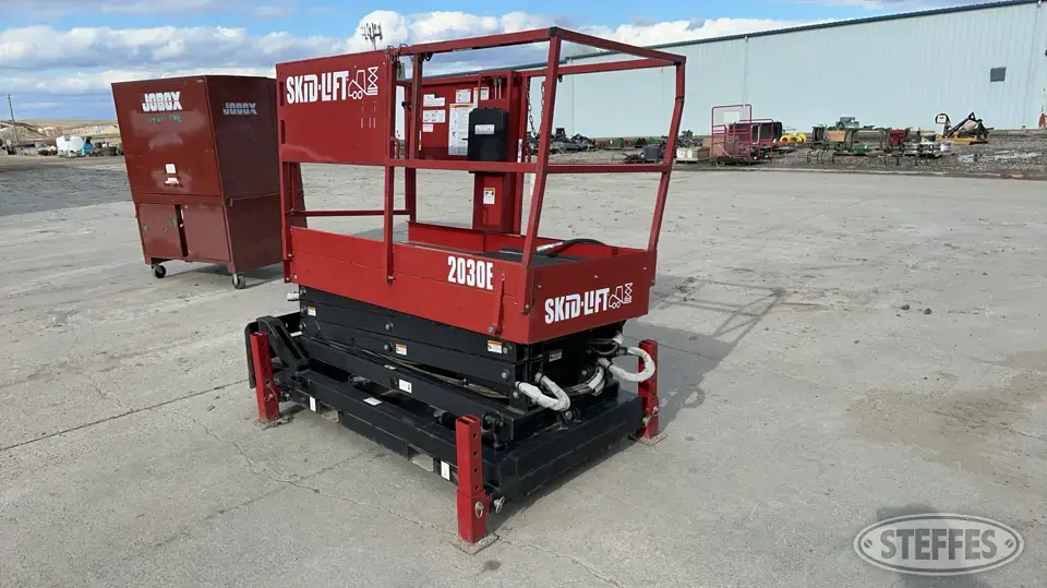 2015 Skid Lift 2030E Scissor Lift