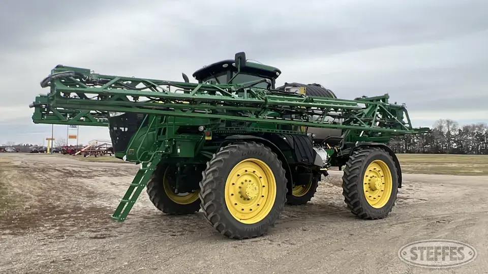 2019 John Deere R4045 Self-Propelled Sprayer