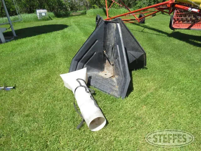 Auger hoppers & spout