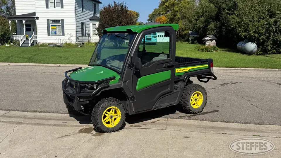 2023 John Deere Gator XUV835R UTV