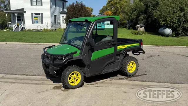 2023 John Deere Gator XUV835R