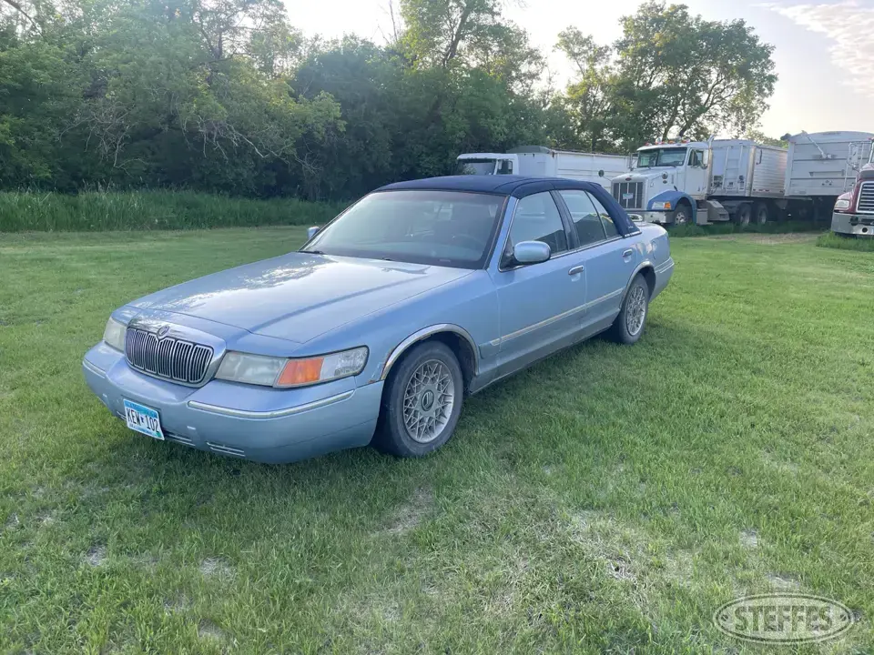2001 Mercury Grand Marquis Car