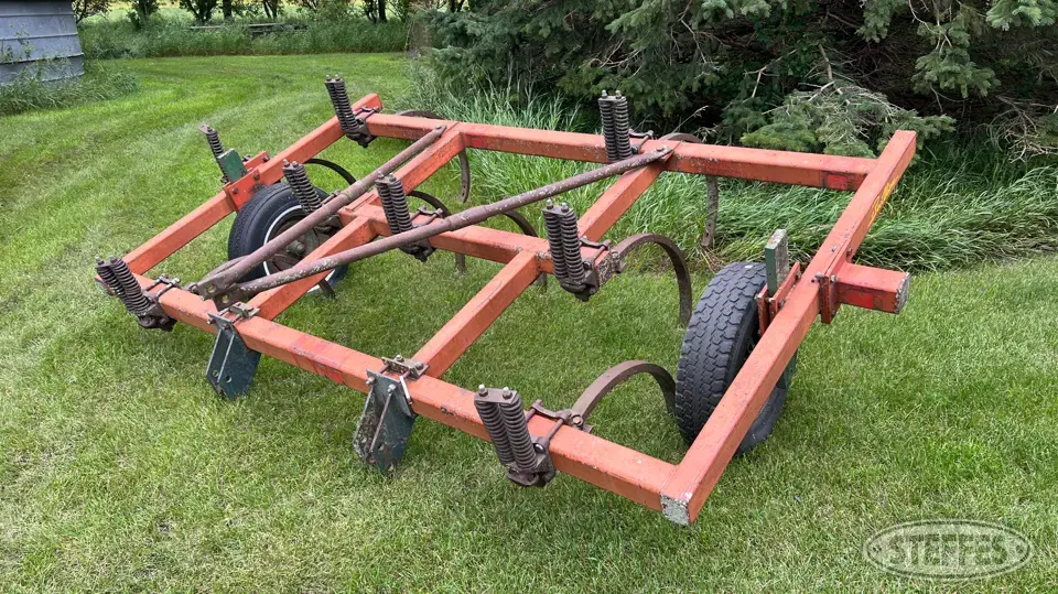 Brillion Chisel Plow