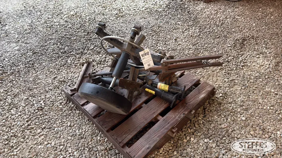 (4) Jack stands Shop Equipment-Other