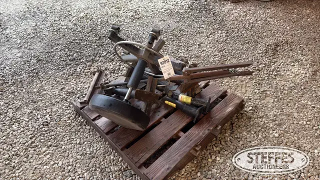 Jack stands
