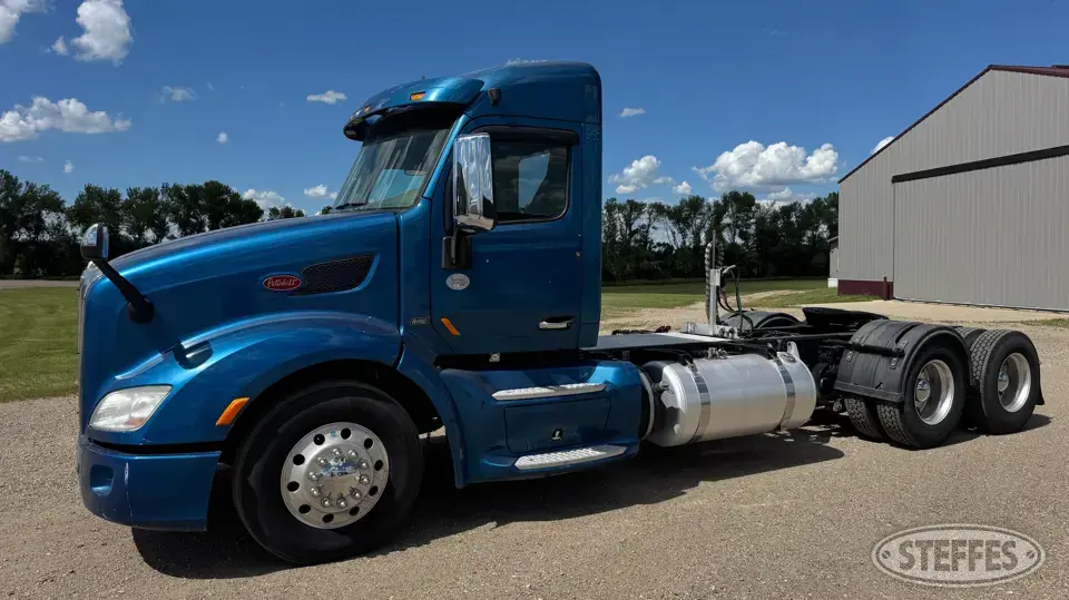 2015 Peterbilt 579 Conventional Truck without Sleeper