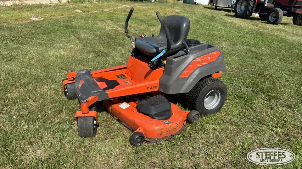 2022 Husqvarna Z254 Zero Turn Mower