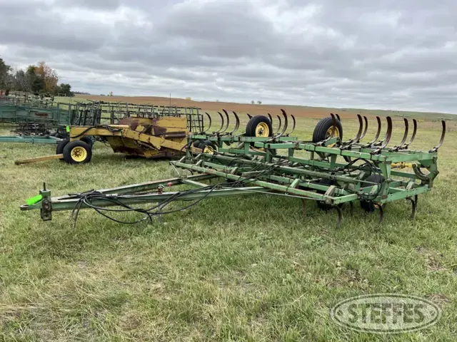John Deere 1010