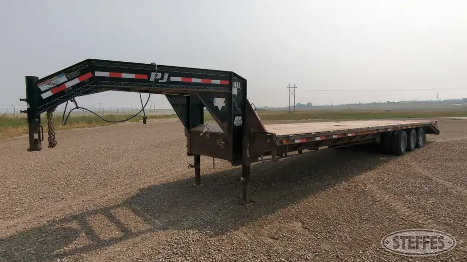 2015 PJ Trailers FD363 Flatbed Trailer