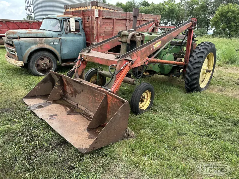 John Deere 60 Collectible Tractor