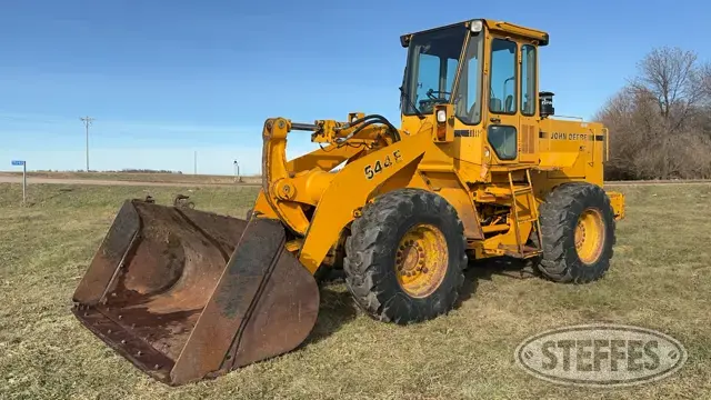 John Deere 544E