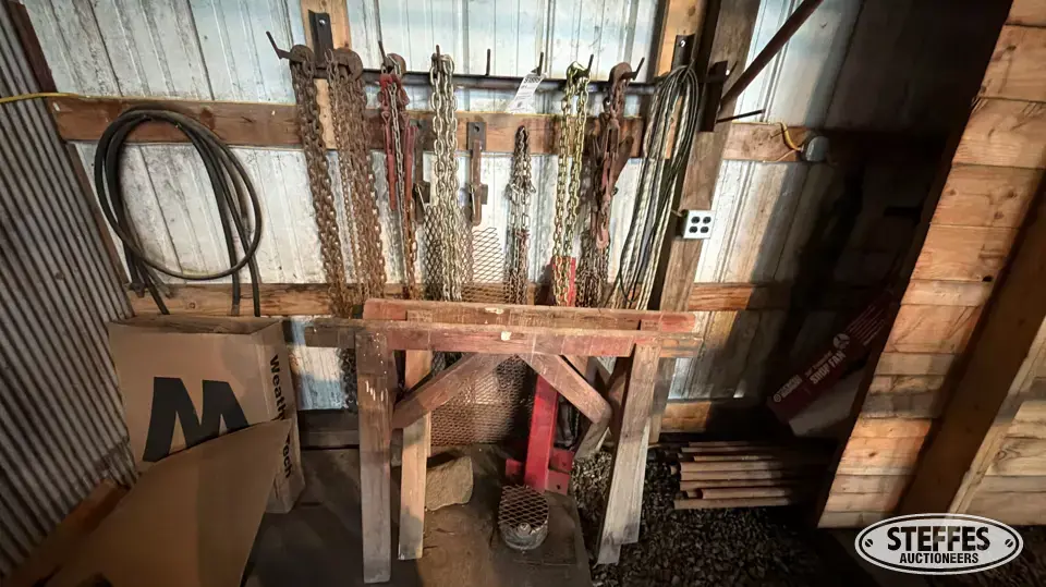 Chains & saw horses General Tools and Shop Supply