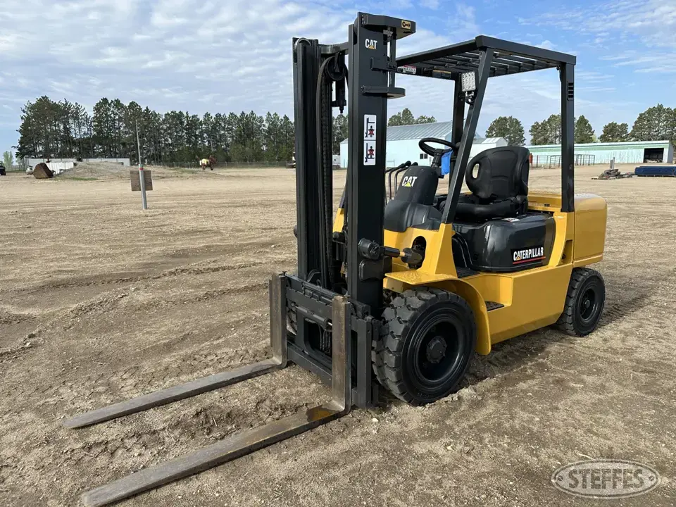 CAT DP30K Warehouse Forklift
