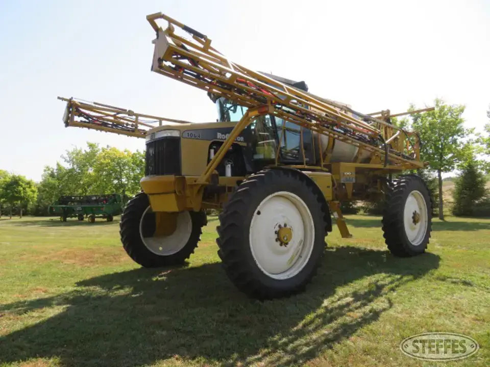 AG-Chem RoGator 1064 Self-Propelled Sprayer