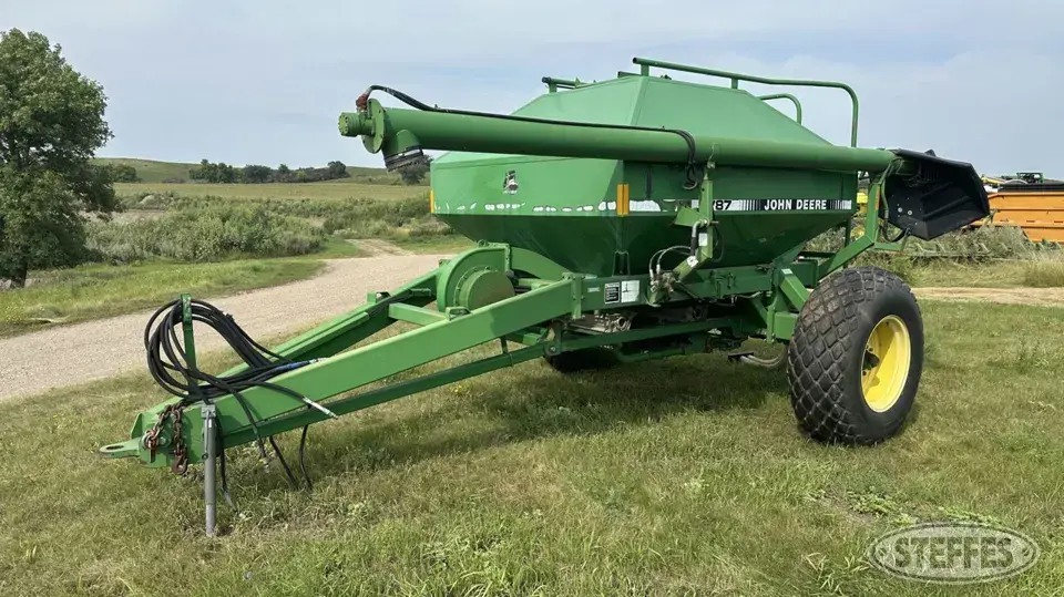 John Deere 787 Commodity Cart