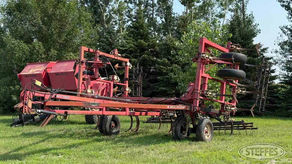 Wil-Rich Chisel Plow