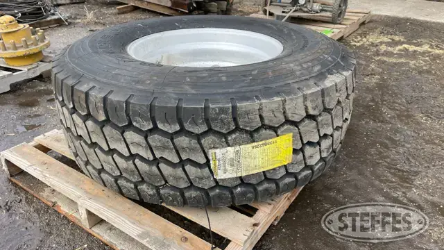 Double Coin 425/65R22.5 Super Single