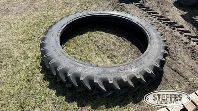 Titan TT49V 320/90R54 tire