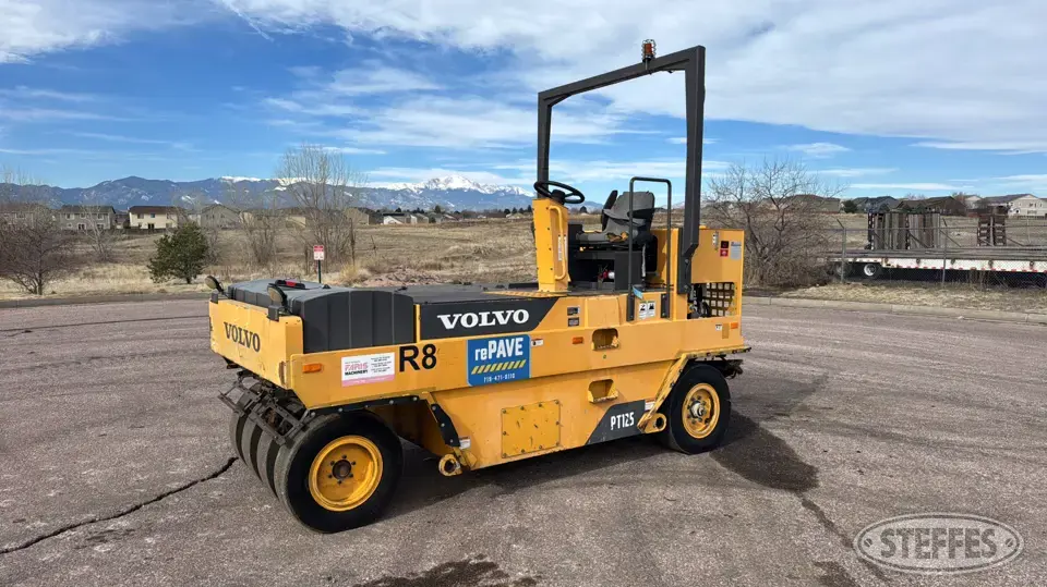2015 Volvo PT125 Self-Propelled Pneumatic Compactor