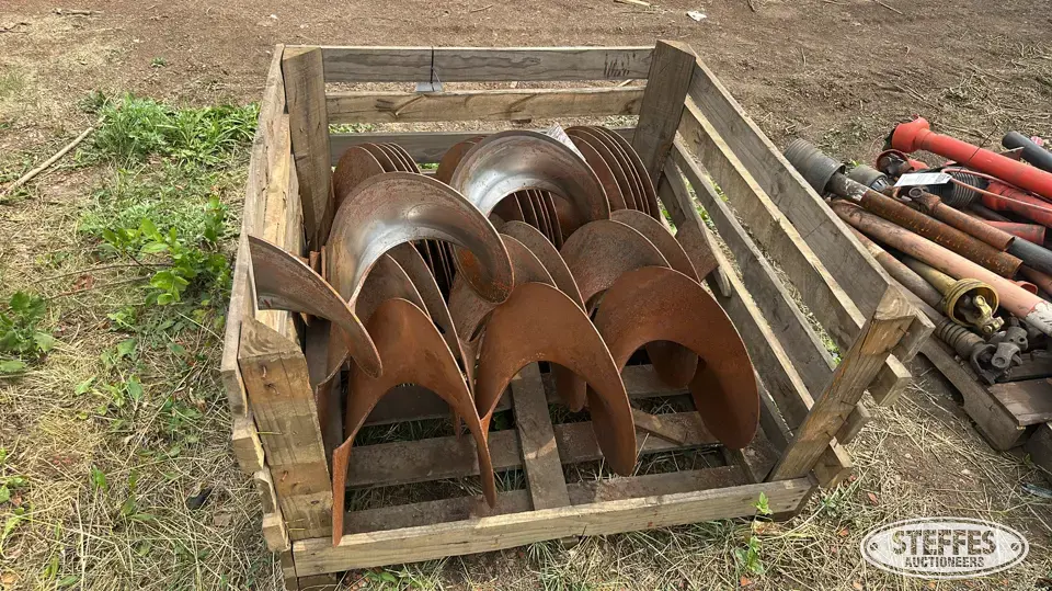 (9) Flighting pcs. Ag Equipment Part