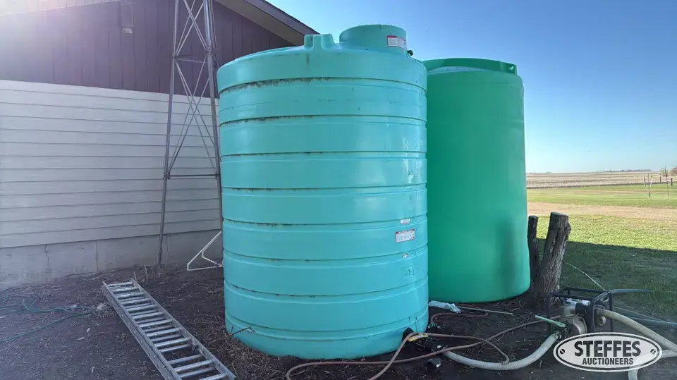 Enduraplas 3,000 gal. poly tank