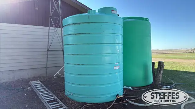 Enduraplas 3,000 gal. poly tank