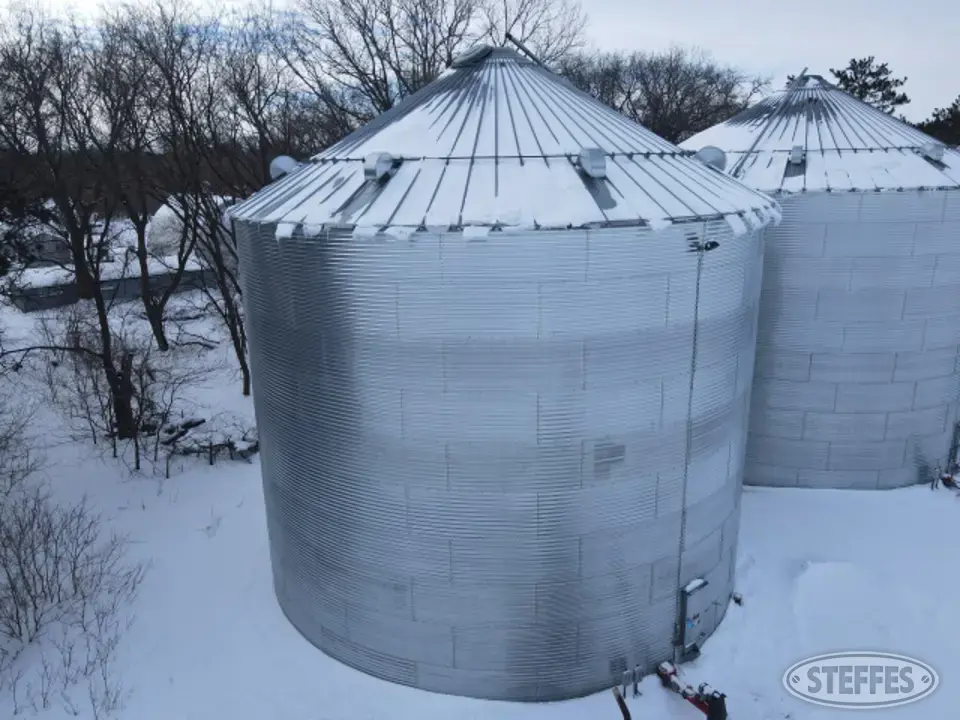 2012 Brock Grain Bin