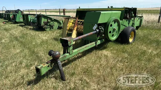 John Deere 336