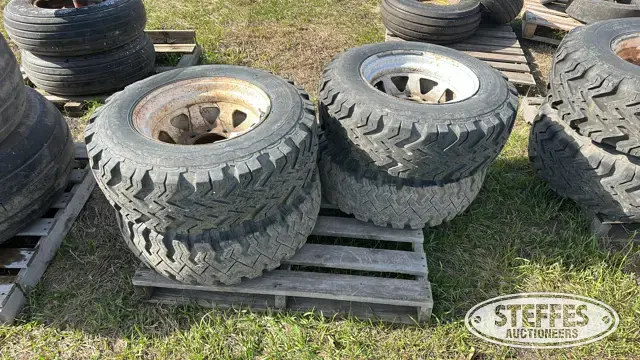 (4) 10-16.5 tires
