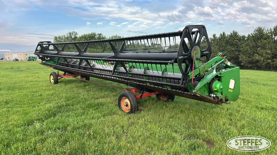 1995 John Deere 930 Rigid Head