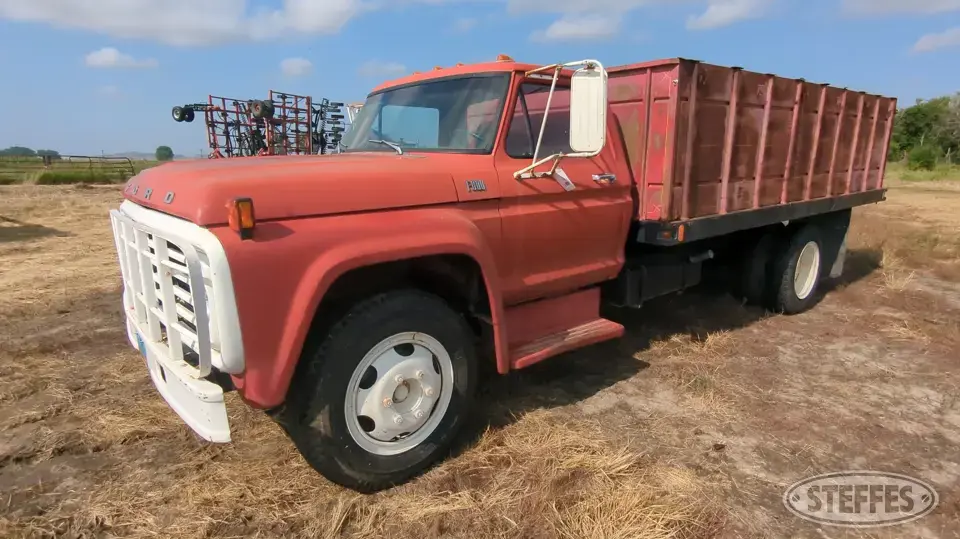 1973 Ford F-600 Single Axle Boxed Truck