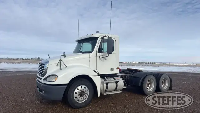 2003 Freightliner Columbia 120