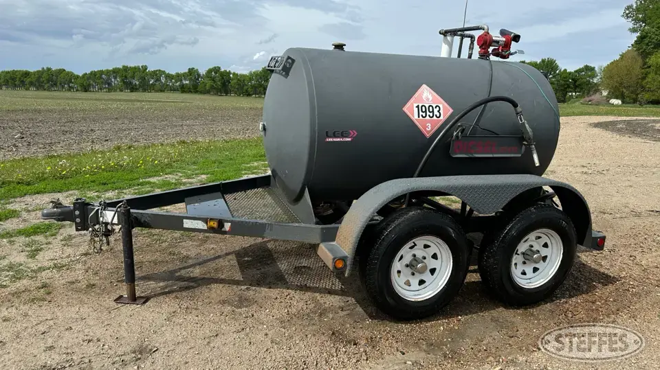 LeeAgra DT475 Fuel-Lube Trailer