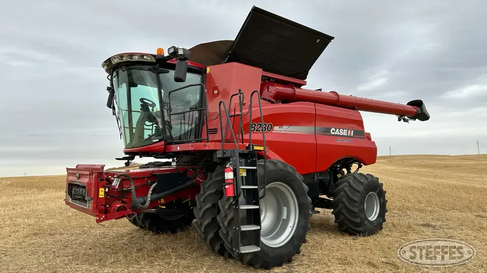 2014 Case IH 8230 Combine
