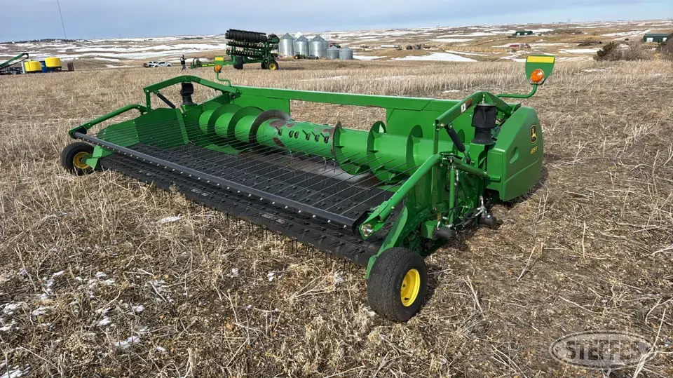 2011 John Deere 615P Pickup Head