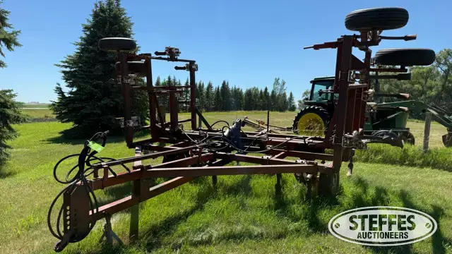 Wil-Rich chisel plow