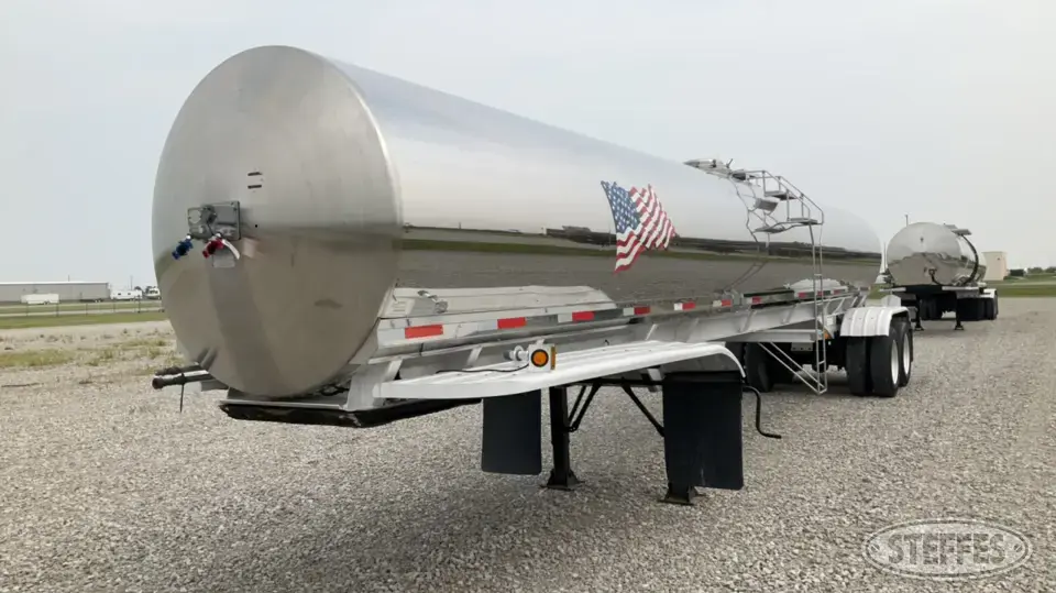 1988 Walker Tank Trailer