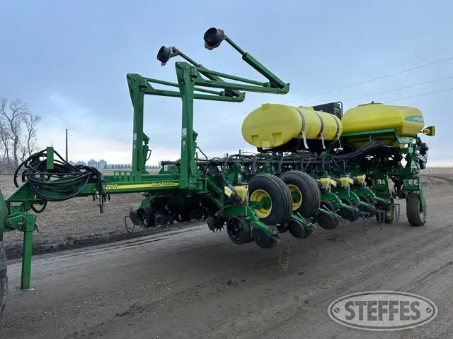 2004 John Deere 1770NT