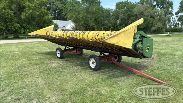 1977 John Deere 222