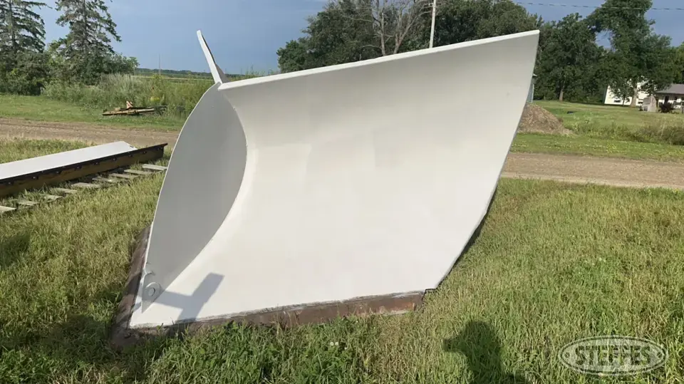 Falls Snow Moving Blade