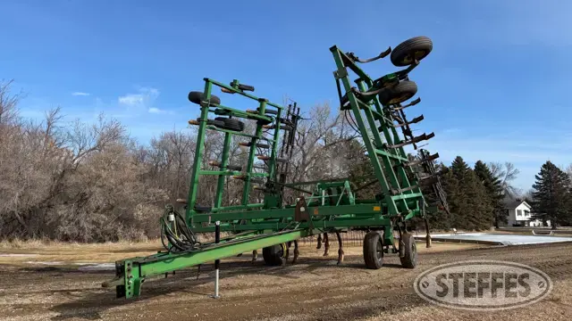 John Deere 680